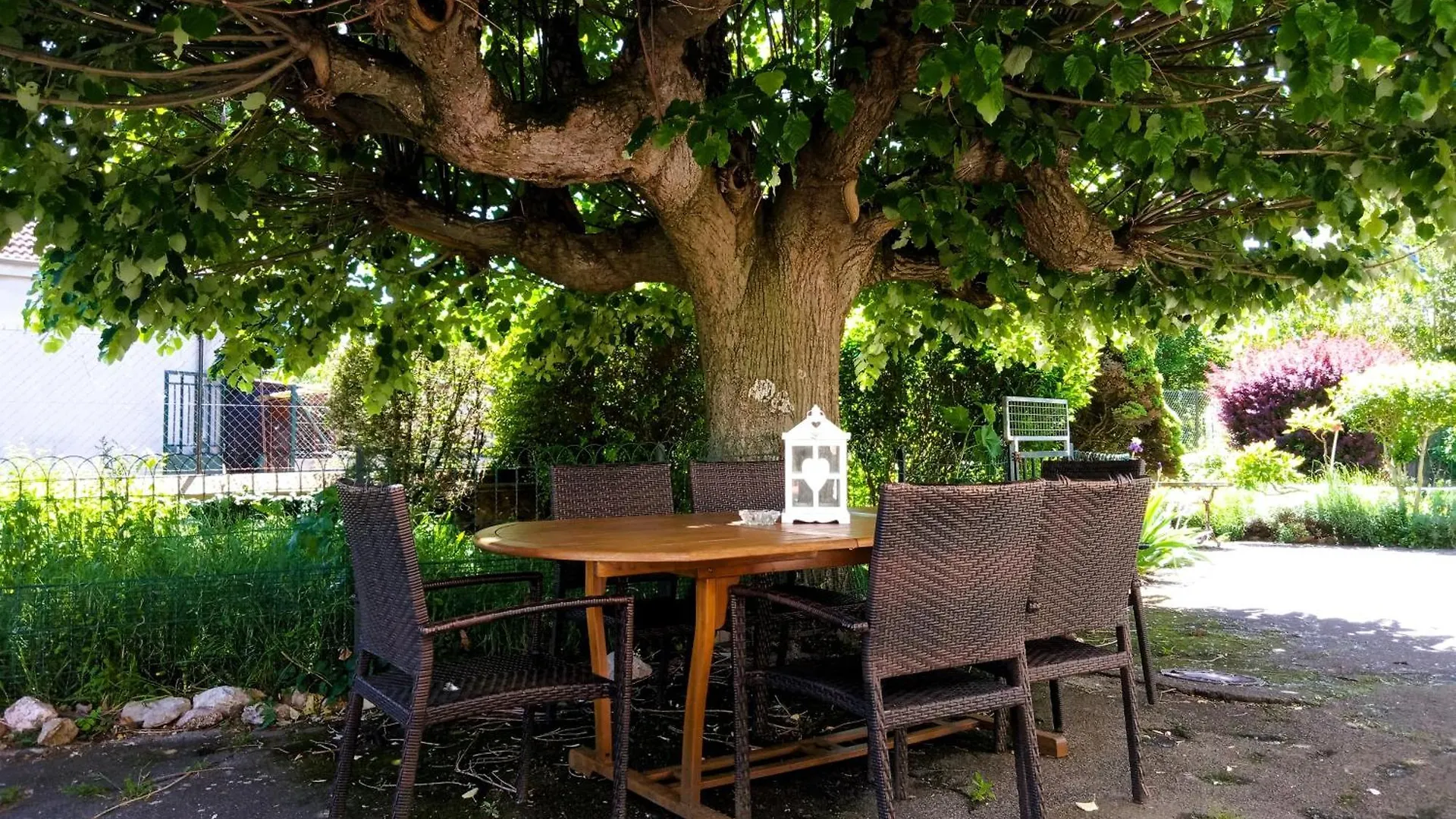 Rosalie Cottage Beaurepaire  0*, Beaurepaire (Isere) France