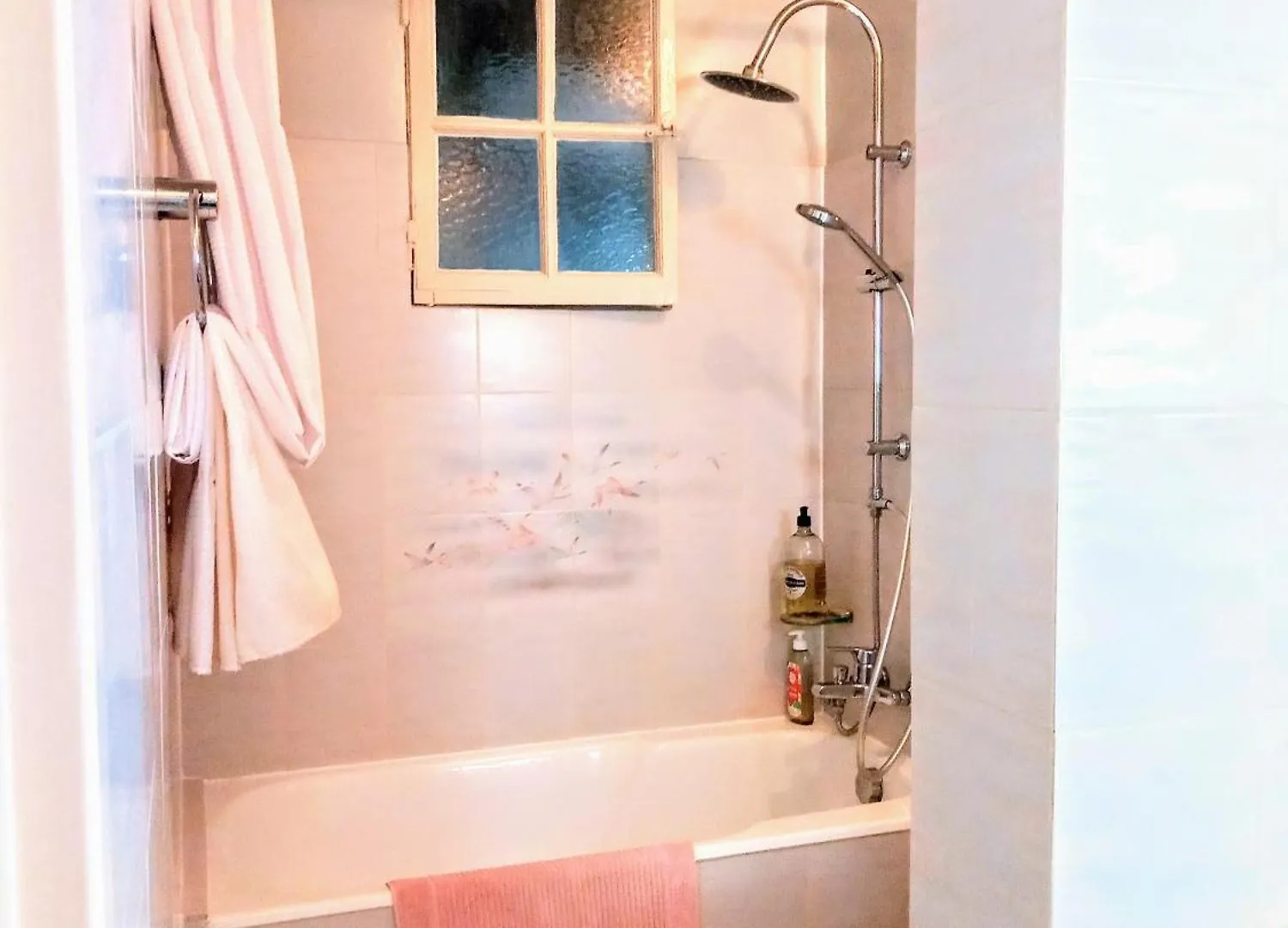 Rosalie Cottage Beaurepaire  0*, Beaurepaire (Isere) France
